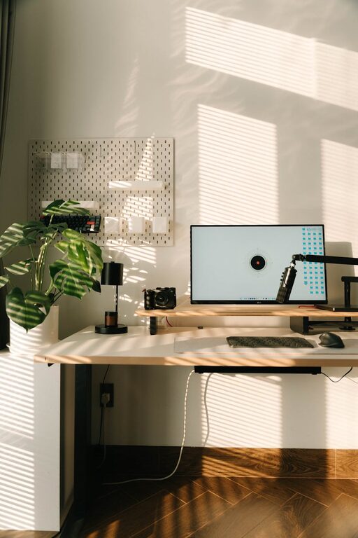 How to Create a Relaxing and Productive Home Workspace